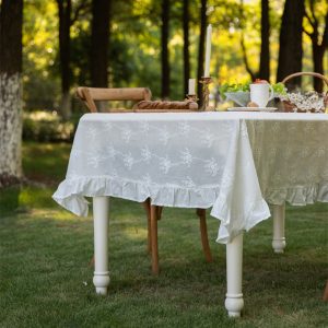 100% cotton embroidered tablecloth with lace edge