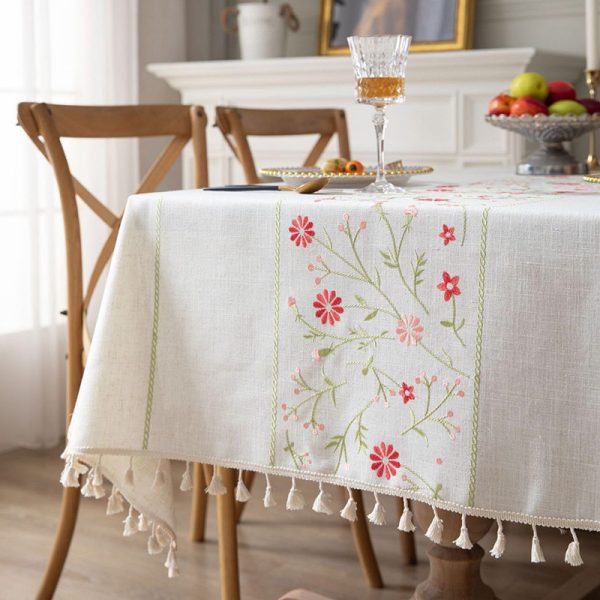 Romantic red floral cotton-linen table topper