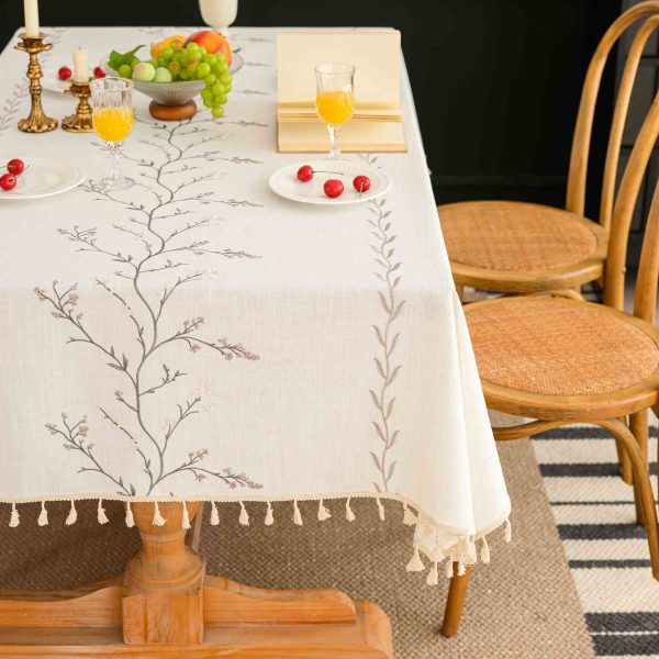French country-style tablecloth for kitchen and patio use