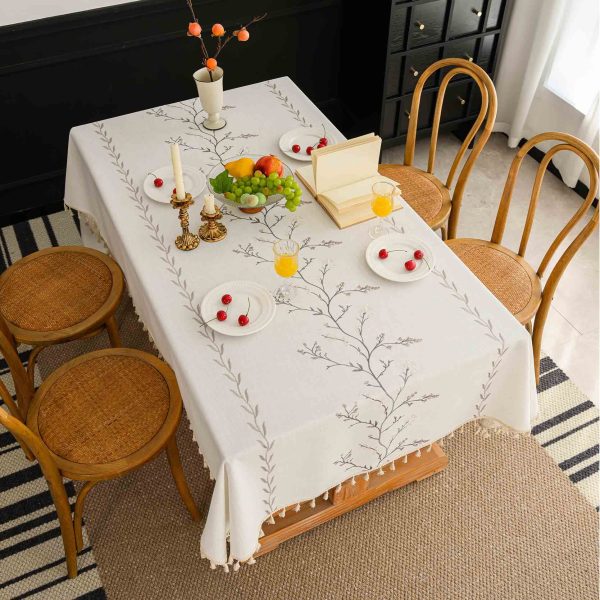Reusable and waterproof table cover for rectangular dining table
