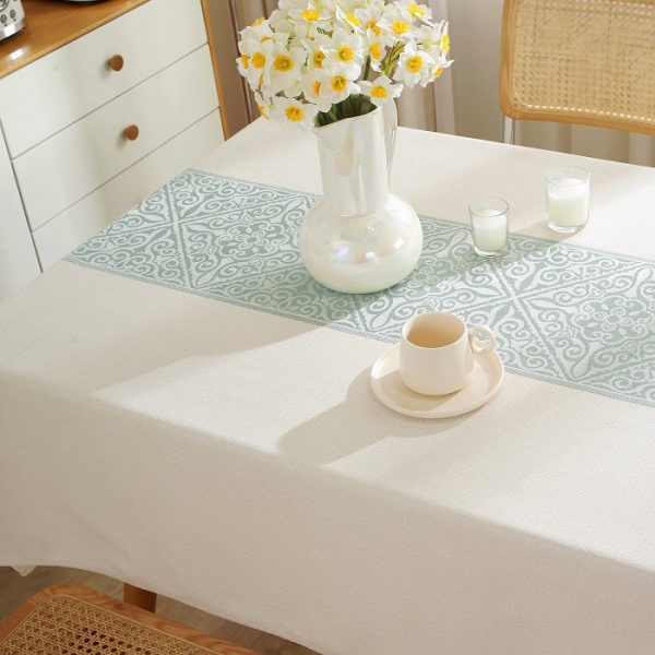 Minimalist Scandinavian-style washable tablecloth for indoor and outdoor use