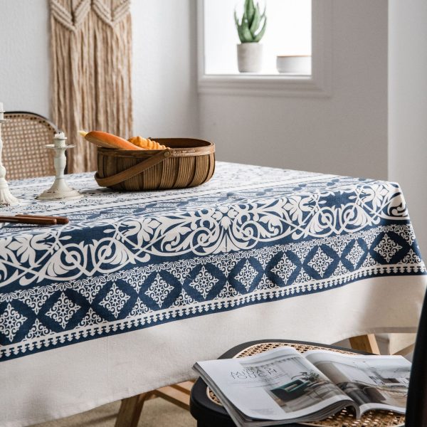 Elegant cotton-linen tablecloth for farmhouse and classic interiors