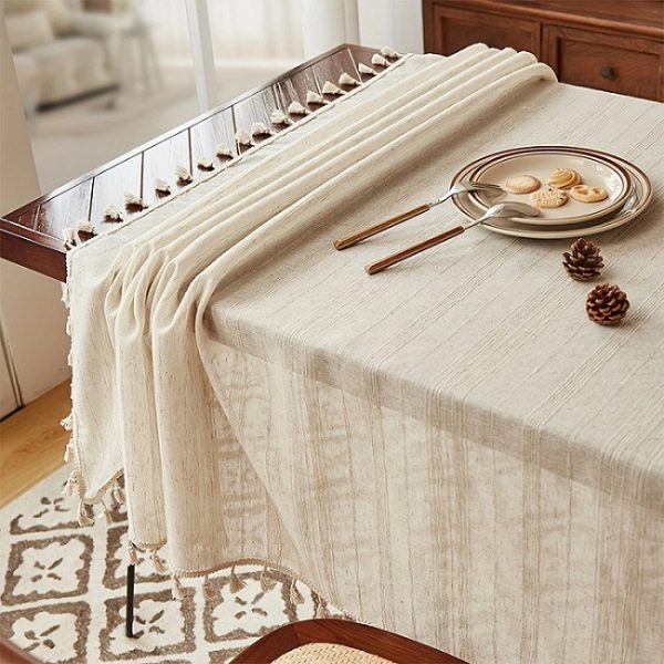 Minimalist linen tablecloth with country decor tableware setup