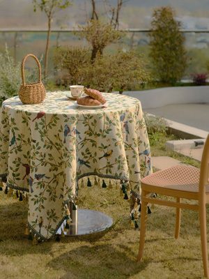outdoor-table-linens